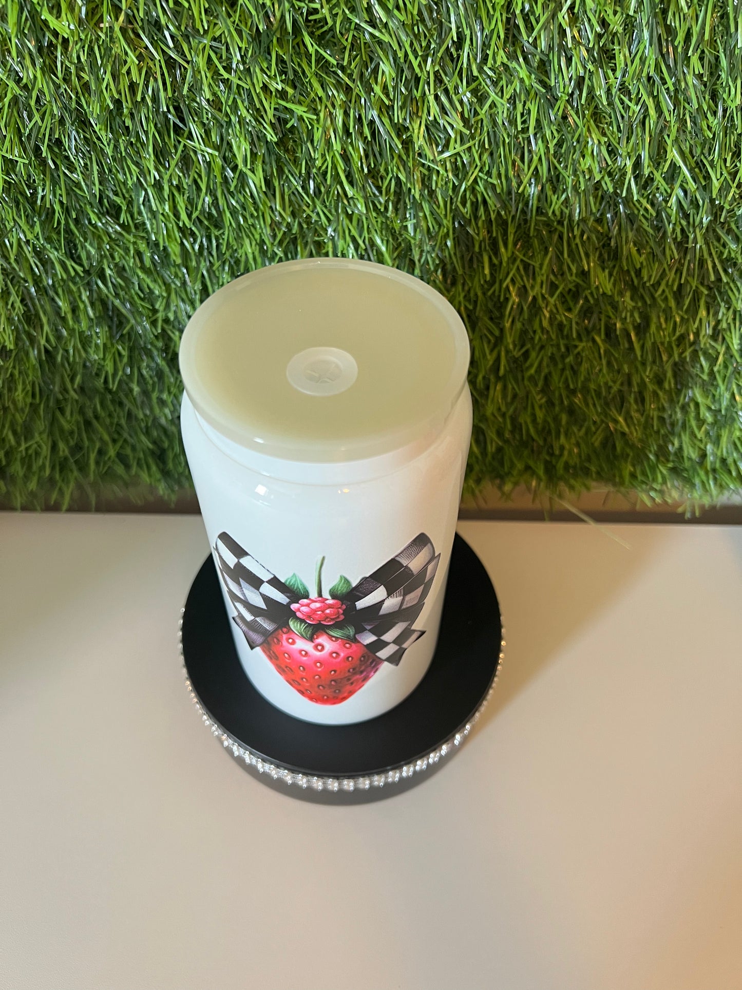 Solid white 16oz cup- Checkered strawberry