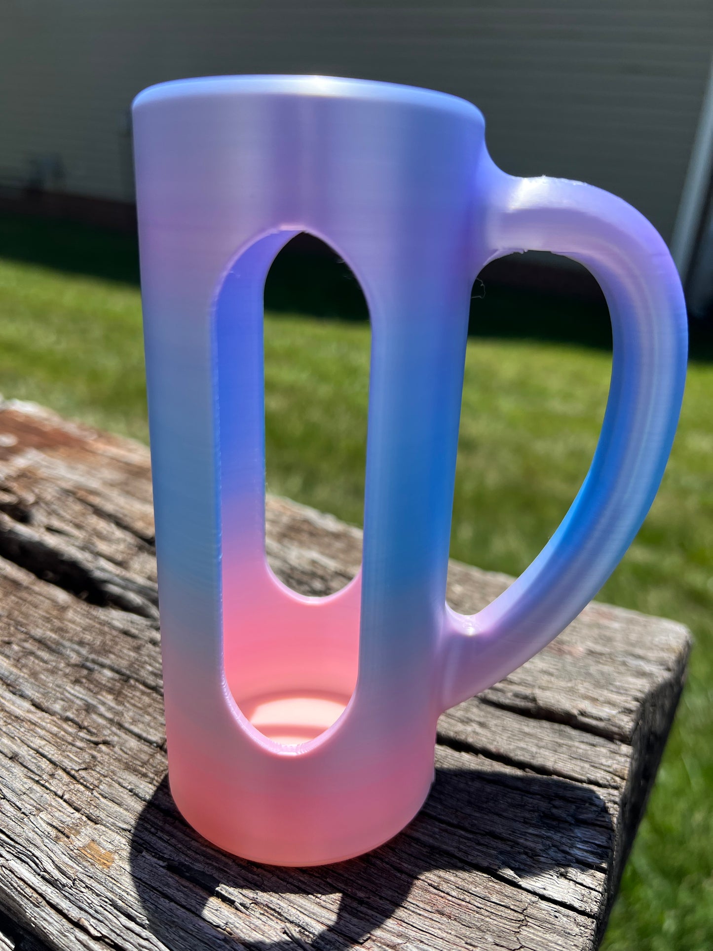 Skinny drink holder with handle