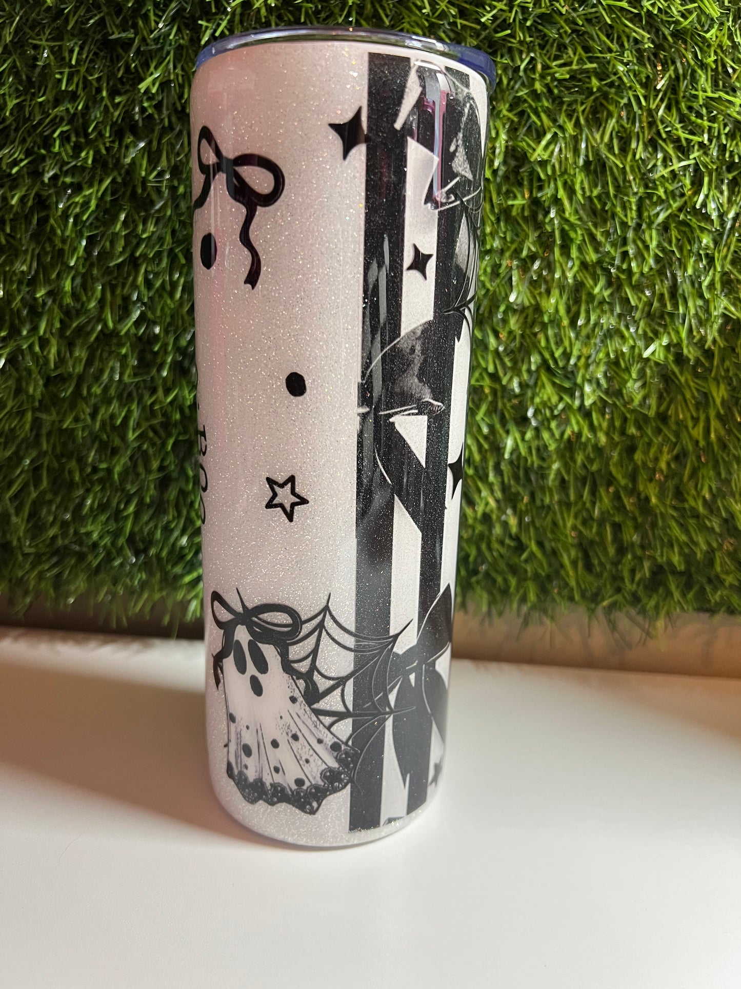 SS Skinny 20oz Epoxy tumbler - B/W Boo ghost
